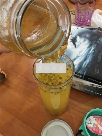 蜂蜜百香果汁的做法步骤2