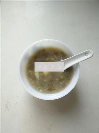 冰镇百合绿豆汤的做法步骤5