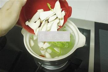 热辣辣牛肉泡菜汤的做法图解4