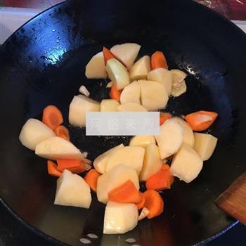 咖喱土豆炖鸡腿的做法步骤3