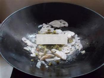 炝炒酸菜脆藕片的做法步骤4