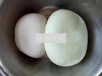 翡翠韭菜虾仁水饺的做法步骤2