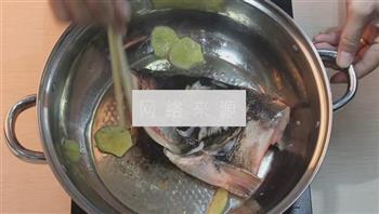 天麻鱼头汤的做法步骤3