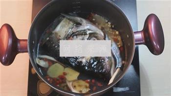 天麻鱼头汤的做法步骤5