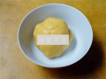 广式栗子豆沙月饼的做法步骤3