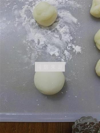冰皮白豆沙月饼的做法步骤12