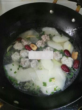 冬瓜肉丸汤的做法图解3