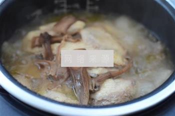 松茸煲鸡汤的做法步骤7