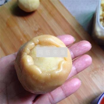 莲蓉蛋黄月饼的做法图解8