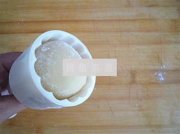 广式绿豆沙蛋黄月饼的做法图解12