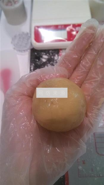 蛋黄莲蓉广式月饼的做法步骤6