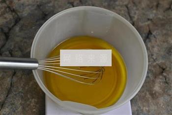 广式双蛋黄椰蓉月饼的做法步骤1
