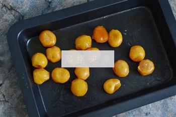 广式双蛋黄椰蓉月饼的做法步骤4