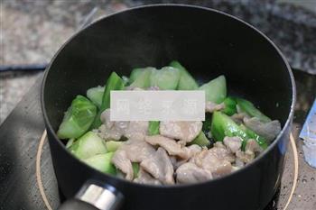 丝瓜炒肉片的做法步骤10
