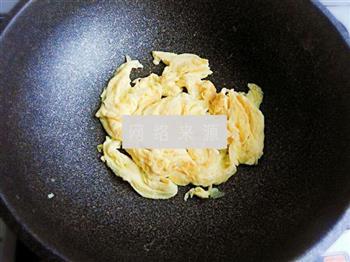 胡萝卜木耳炒鸡蛋的做法步骤4