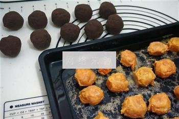 广式红豆沙蛋黄月饼的做法步骤8
