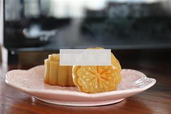 广式莲蓉蛋黄月饼的做法步骤14