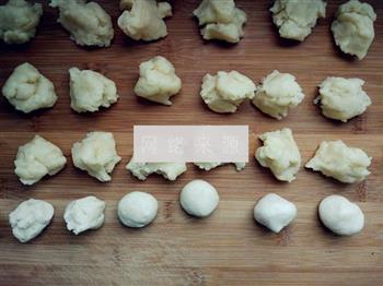 豆沙蛋黄酥的做法步骤3