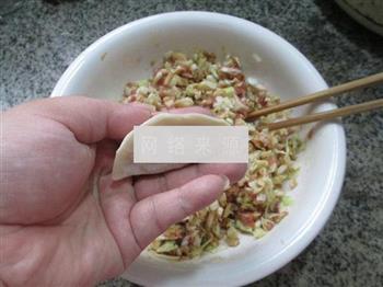 秀珍菇圆白菜肉馅饺子的做法图解10