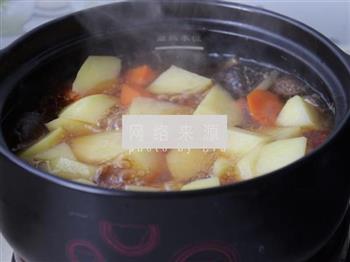 香菇胡萝卜土豆炖排骨的做法步骤7