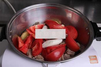番茄牛肉锅的做法步骤1