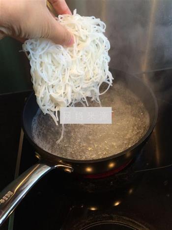 肉丝榨菜米线的做法步骤11