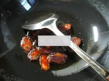 麻辣香肠炒扁豆的做法步骤2