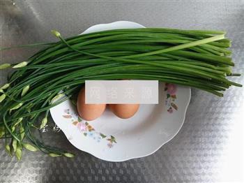 韭菜梗炒鸡蛋的做法步骤1
