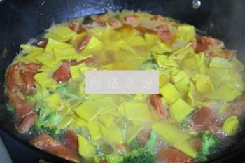 蔬菜煮南瓜面片的做法步骤11