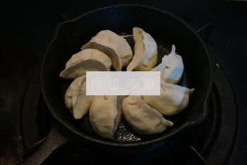 西葫芦排叉煎饺的做法步骤16