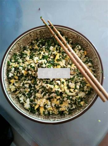 芹菜猪肉+韭菜鸡蛋水饺的做法步骤1