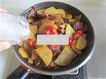 腊肉土豆片的做法步骤7