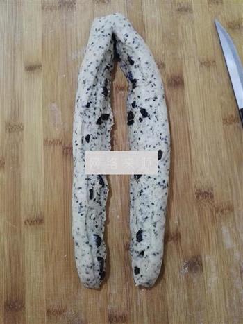 黑芝麻黑加仑辫子面包的做法步骤15