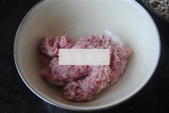 香菇猪肉锅贴的做法步骤2