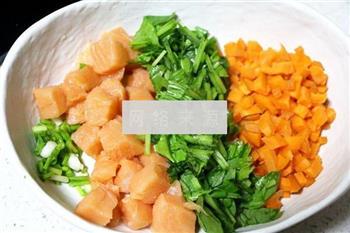三文鱼蔬菜粥的做法步骤3