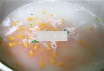 三文鱼蔬菜粥的做法步骤4