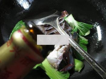 青菜螃蟹煮年糕的做法图解4
