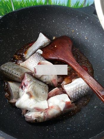 家常酱炖鱼的做法步骤8
