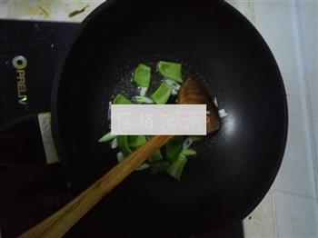 家常青椒土豆片的做法步骤3