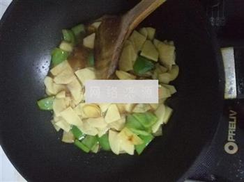 家常青椒土豆片的做法步骤5