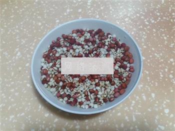 薏米红豆汤的做法步骤1