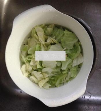 炝炒圆白菜的做法步骤3