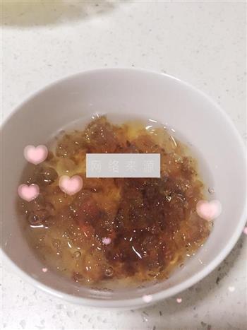 桂花银耳桃胶甜汤的做法图解3