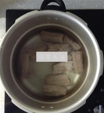 排骨白菜豆腐汤的做法步骤3