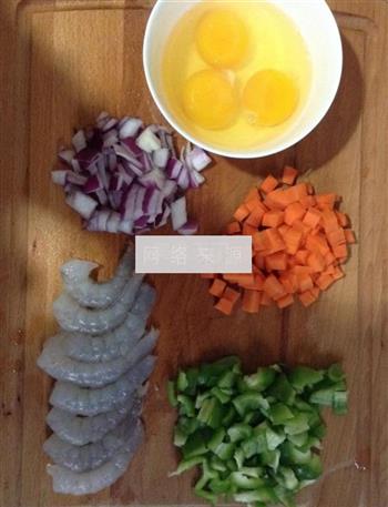 咖喱虾仁炒饭的做法步骤1