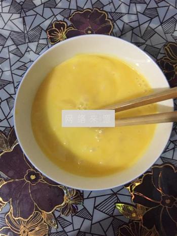 黄油葱香鸡蛋饼的做法步骤1