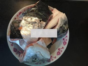 韩式三文鱼炖豆腐的做法步骤2