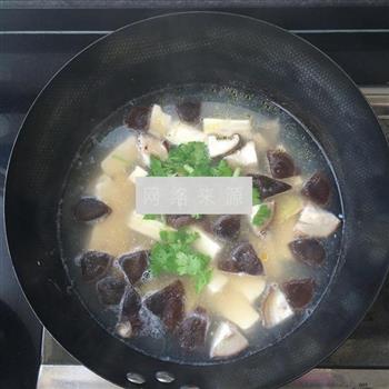 鲜香菇豆腐汤的做法图解10