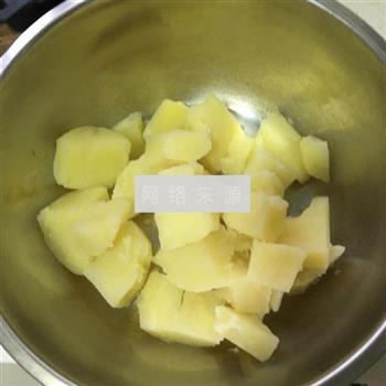 椰蓉芝士土豆球的做法步骤4