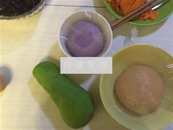 彩色蔬菜饺子的做法图解3